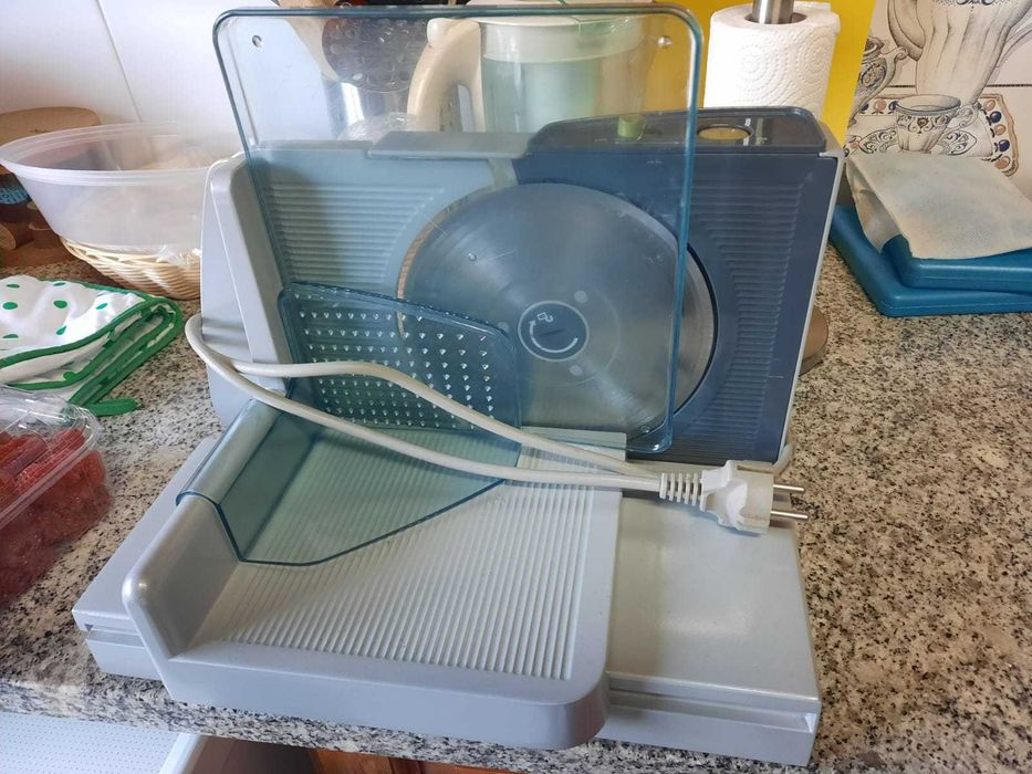 Fiambreira KRUPS, com pouco uso