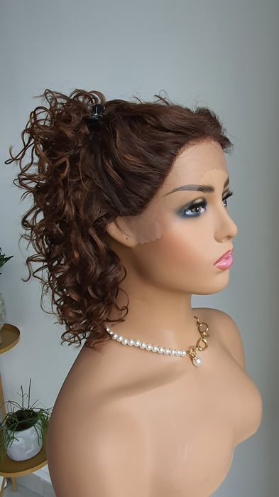 Peruka z włosów naturalnych fale loki koczki refleksy lace front