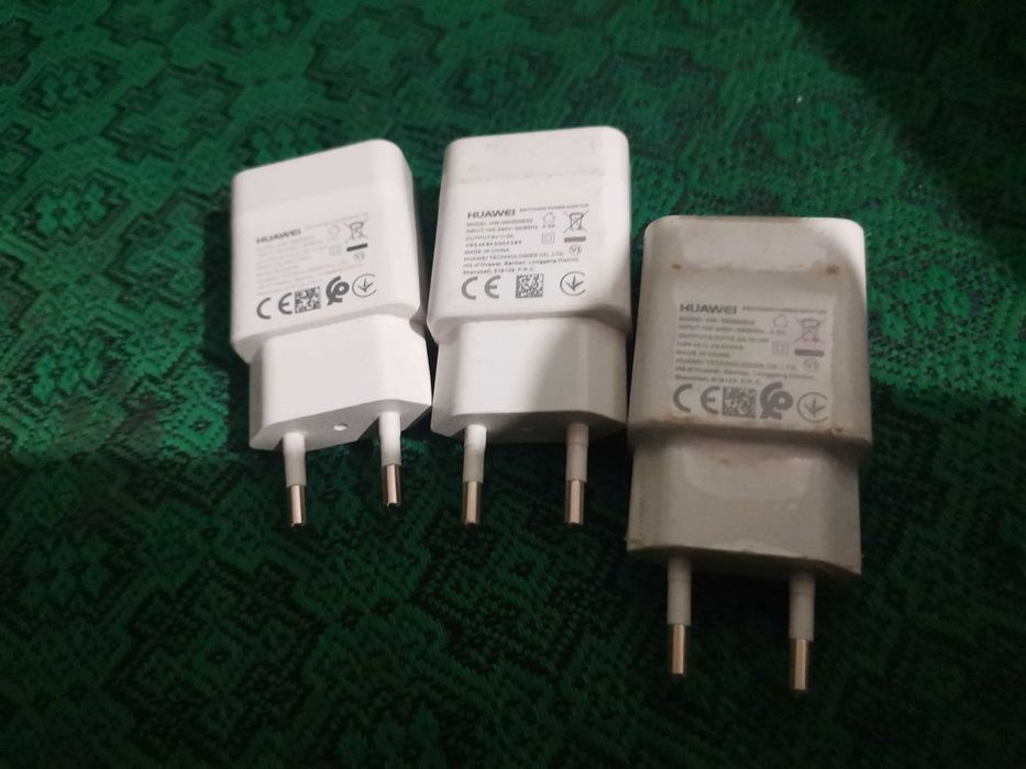 Продам зарядку к планшету hw 050200e01 Оригинал.