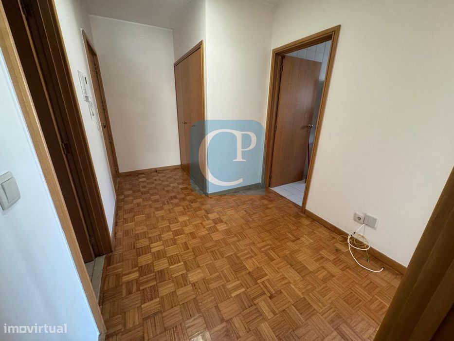 Apartamento T1Kit semi mobilado em Paranhos, Porto