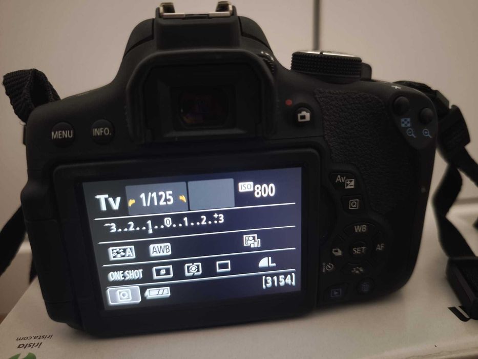Canon EOS 750D + Objetiva (18-55mm) — Kit Completo, Como Nova