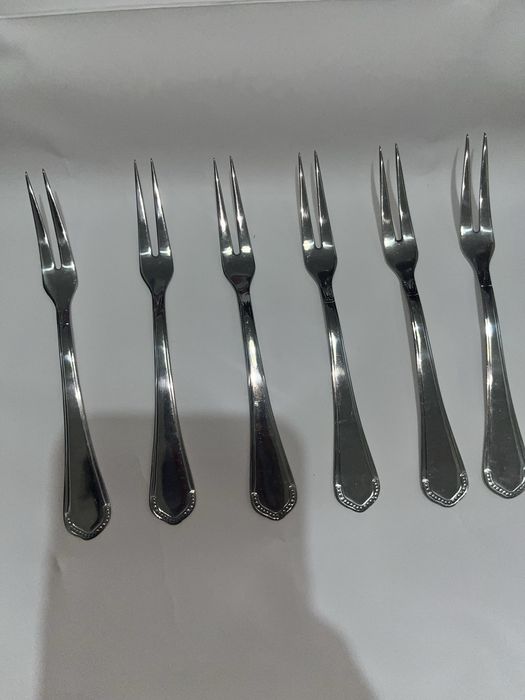 Conjunto de 12 garfos