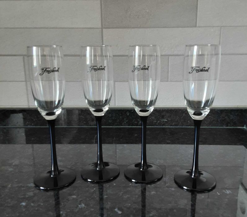 Conjuntos de Copos de Pé Alto/Flutes - Entre 5€ e 10€!