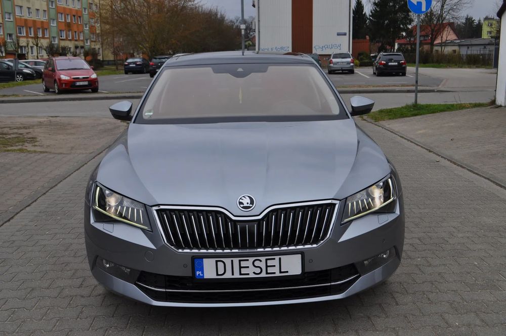 Skoda Superb Hatchback AUTOMAT łopatki 2.0TDI 150KM skóra NAVI serwis ALU19 kamera