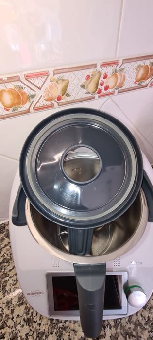 Bimby TM6 como nova com garantia ate 2028.

Acessórios