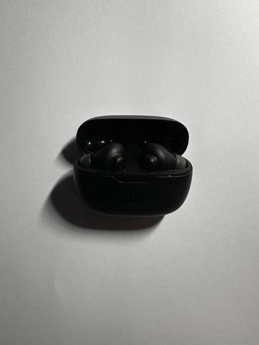 Навушники JBL в хорошому стані