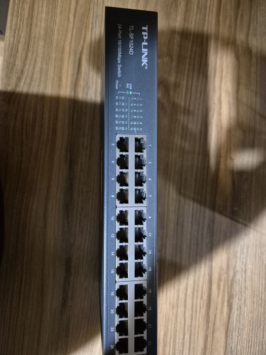 Switch TP-Link TL-SF1024D