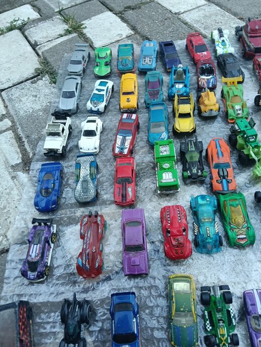 Hotwheels resoraki 71 sztuk