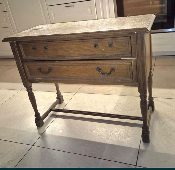 Drewniana szafka / komoda – styl vintage