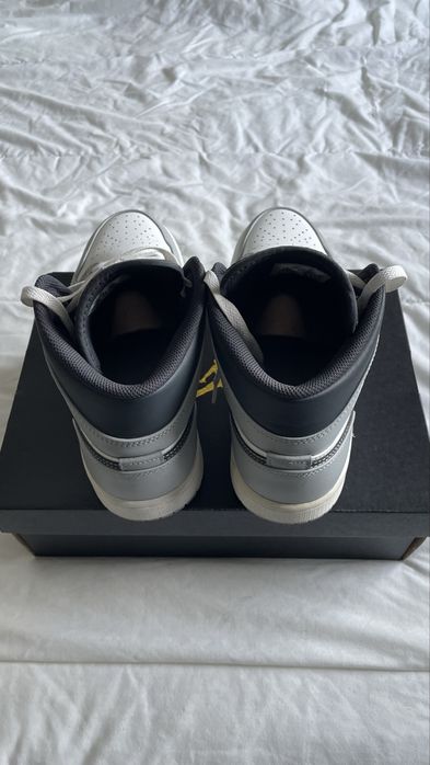 Air Jordan 1 Mid