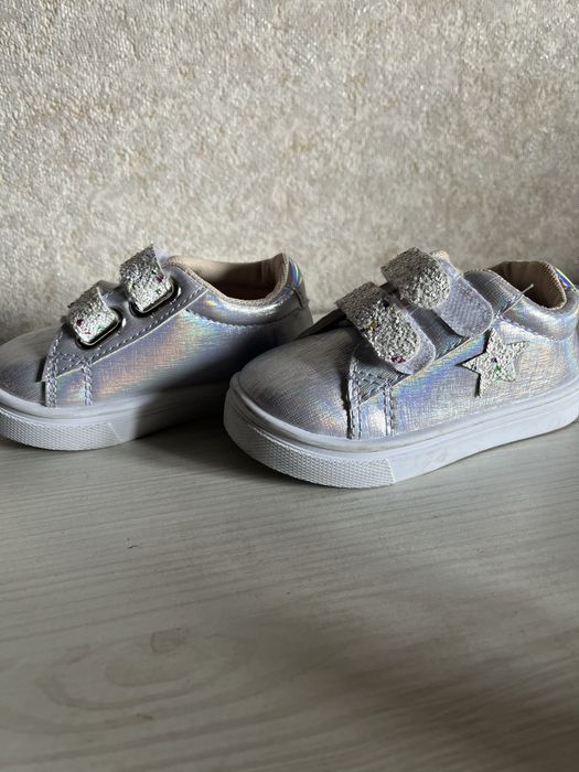 Кросівки 23р