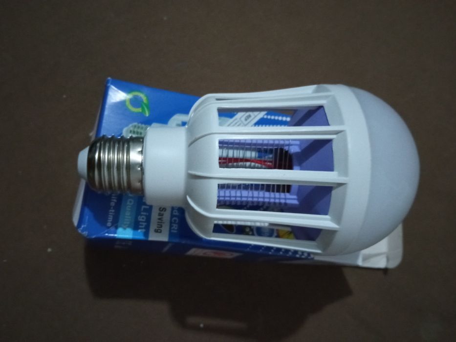 Lâmpada de LED mata mosquitos