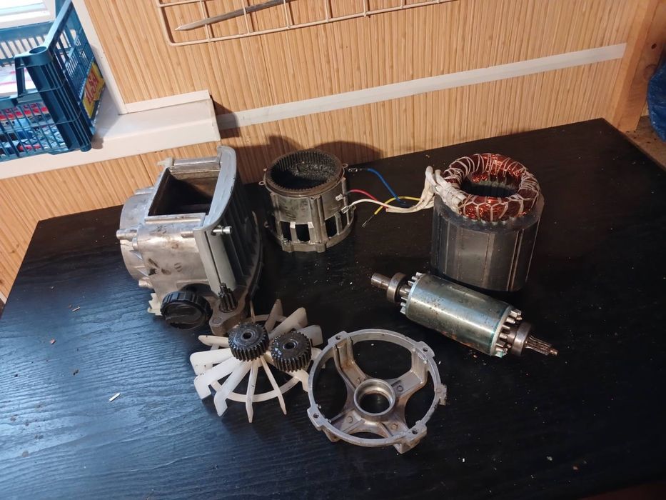 Продам режущий механизм с двигателем на веткоизмельчитель макіта