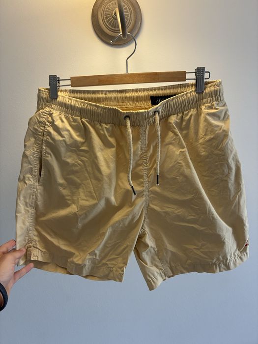 Shorts Amarelos da A&D