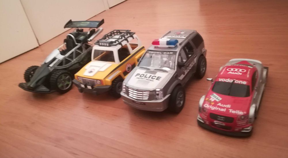 Quatro miniaturas 1 euro cada uma