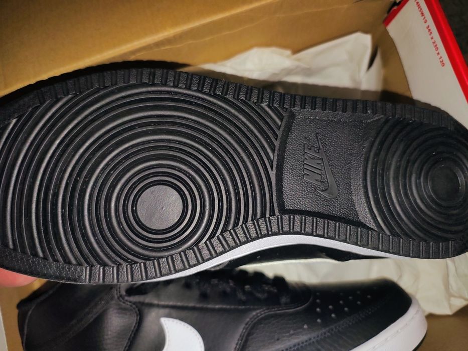 Nowe buty Nike skórzane czarne za kostkę 42,5