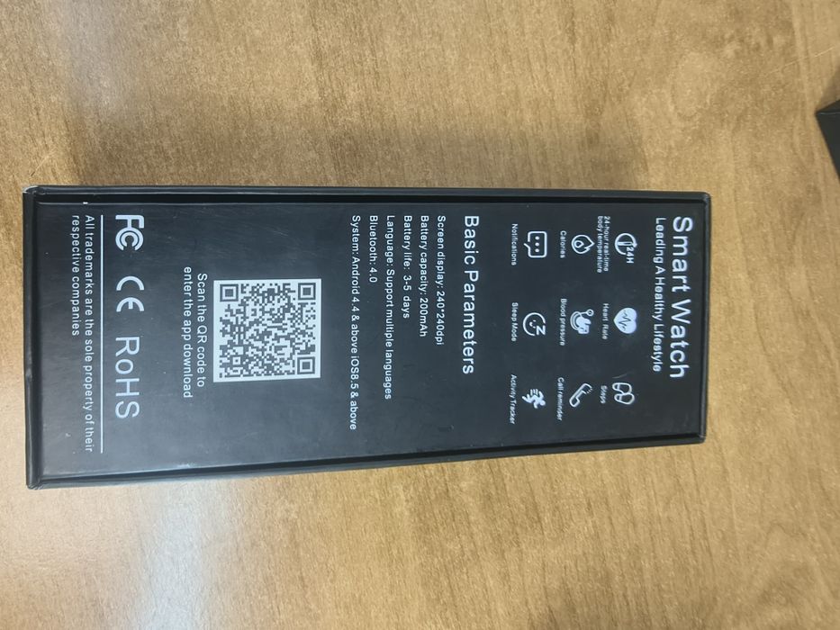 Smartwatch U.S. Polo Assn. – złoty, stalowa bransoleta mesh, elegancki