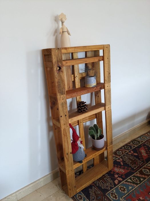 Prateleira feita de palete