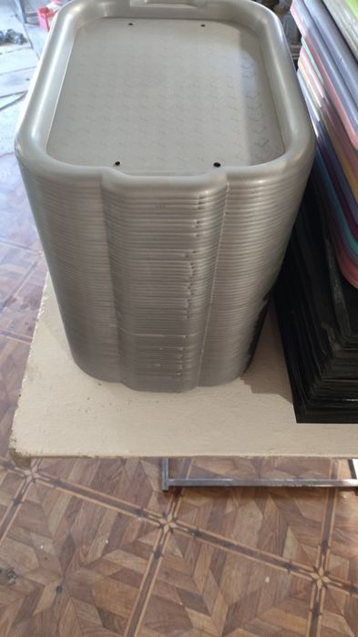 Пластиковые подносы , и поддоны