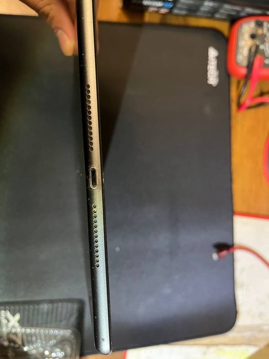 Продам iPad 7 (A2197) на запчасти / донор.