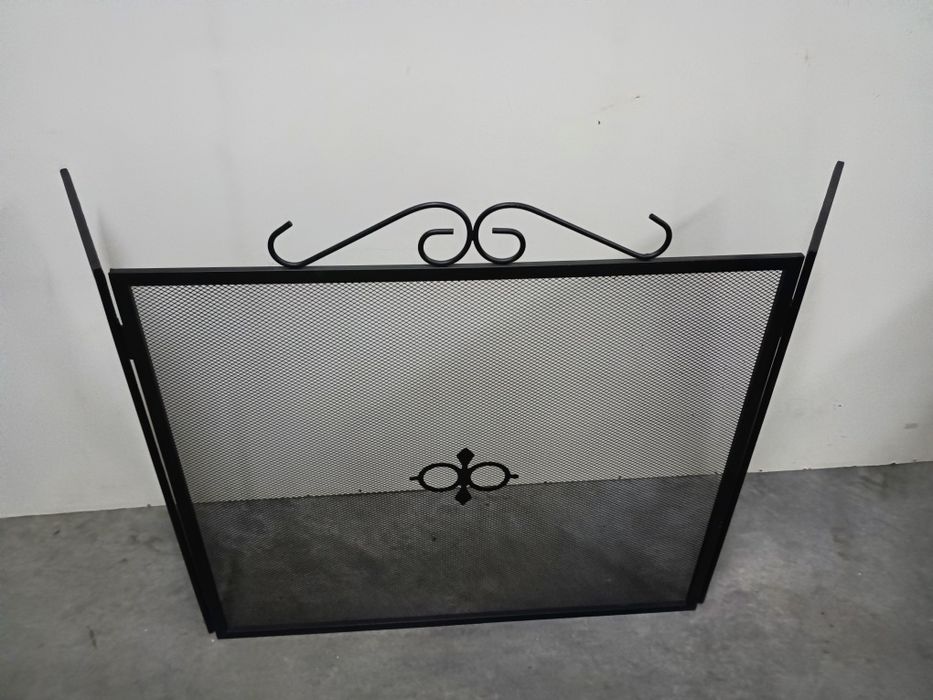 Proteção metálica para lareira, medidas em foto no anúncio