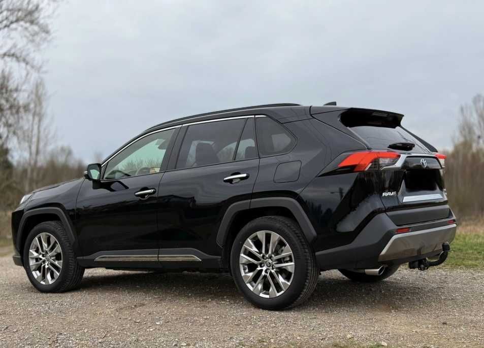 Toyota RAV4 2.5 Hybrid XLE 2022