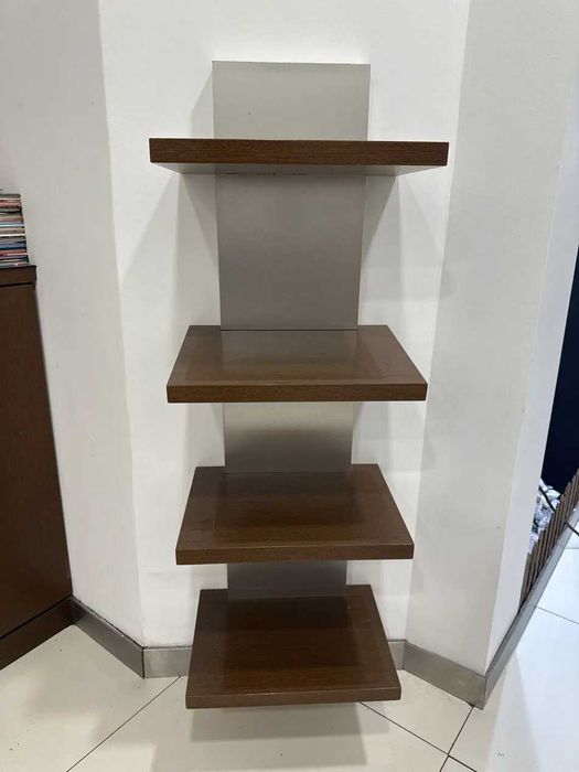 Estante de Parede em Escada