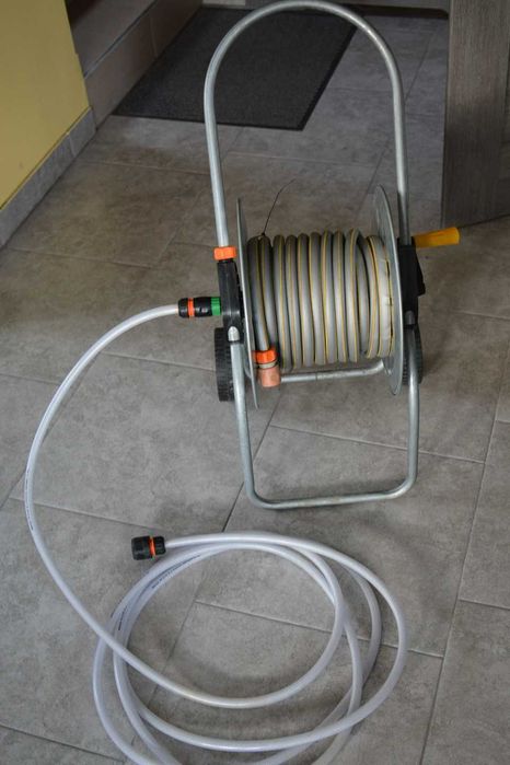 WĄŻ ogrodowy NA STOJAKU 20m + Hazelock + złączki SOLIDNY METALOWY Ocyn