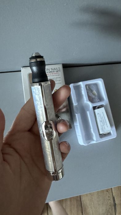 Машинка для манікюру з насадками