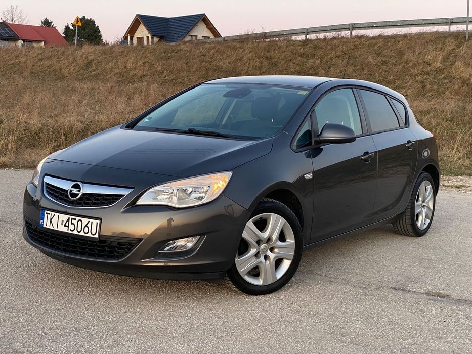 Opel Astra Świeżo sprowadzony z Niemiec, Bezwypadkowy *grzana kier, fotele *klima