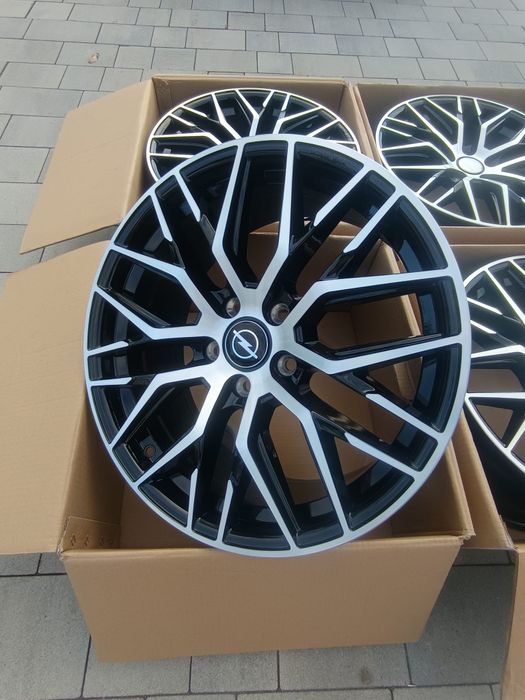 Felgi 16'' 5x118 BUS Opel Vivaro Renault Trafic Nissan Primastar Nowe TPMS | #RS4