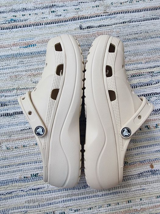 Buty Crocs beżowe w9