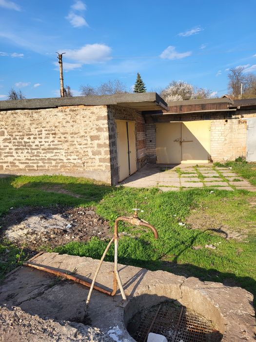 Продам   2    гаража