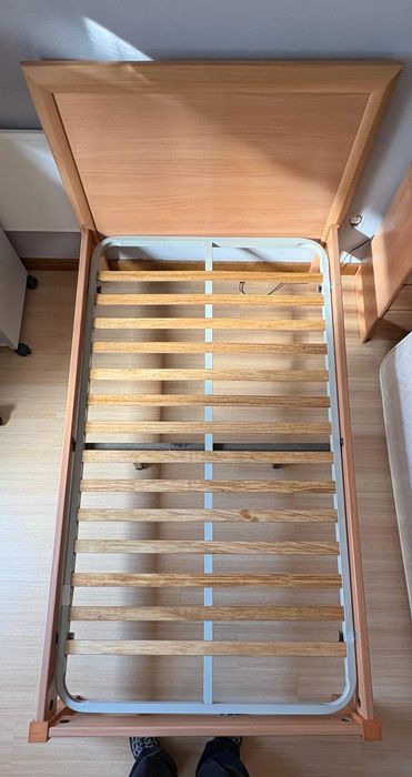 Cama de solteiro e colchão