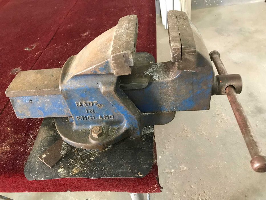 Bancada de trabalho para oficina, com torno