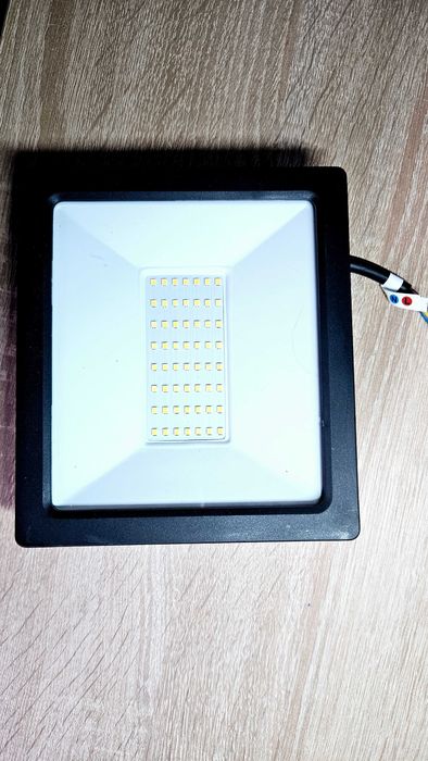 Naświetlacz LED G-TECH 50W IP65 – 4000K / 4000 lm