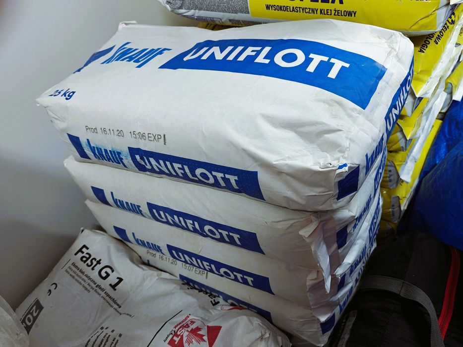 4 x Knauf uniflott + 4 płyty gipsowe GK