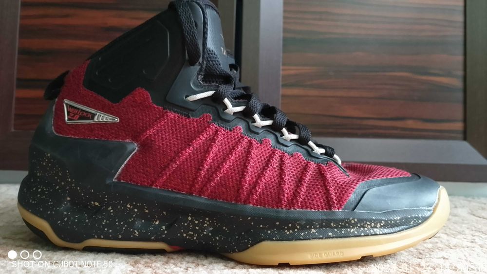 Buty do koszykówki Tarmak czerwone