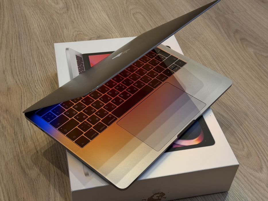 Macbook Pro 13 | A1706 | Touchbar | Nowa bateria | 3,1GHz i5 16GB RAM