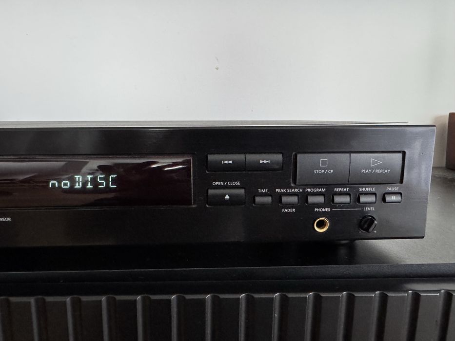 Odtwarzacz Philips CD 720