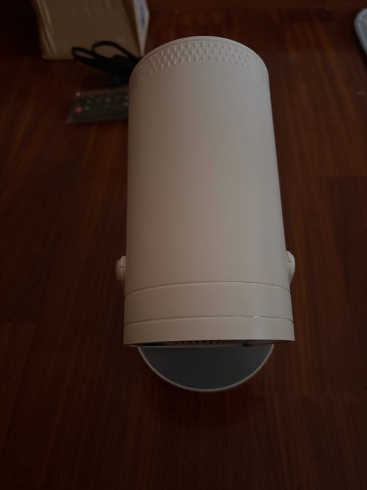 Projetor novo com comando