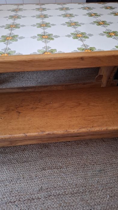 Mesa e bancos rústicos64398283322881122