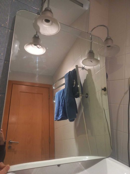 Espelhos com defeitos. Inclui candeeiros. Para Casa-de-Banho WC