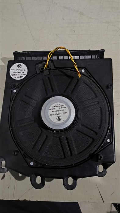 Coluna / Subwoofer BMW Serie 5 (E60/E61) Esquerdo 6929.100-01