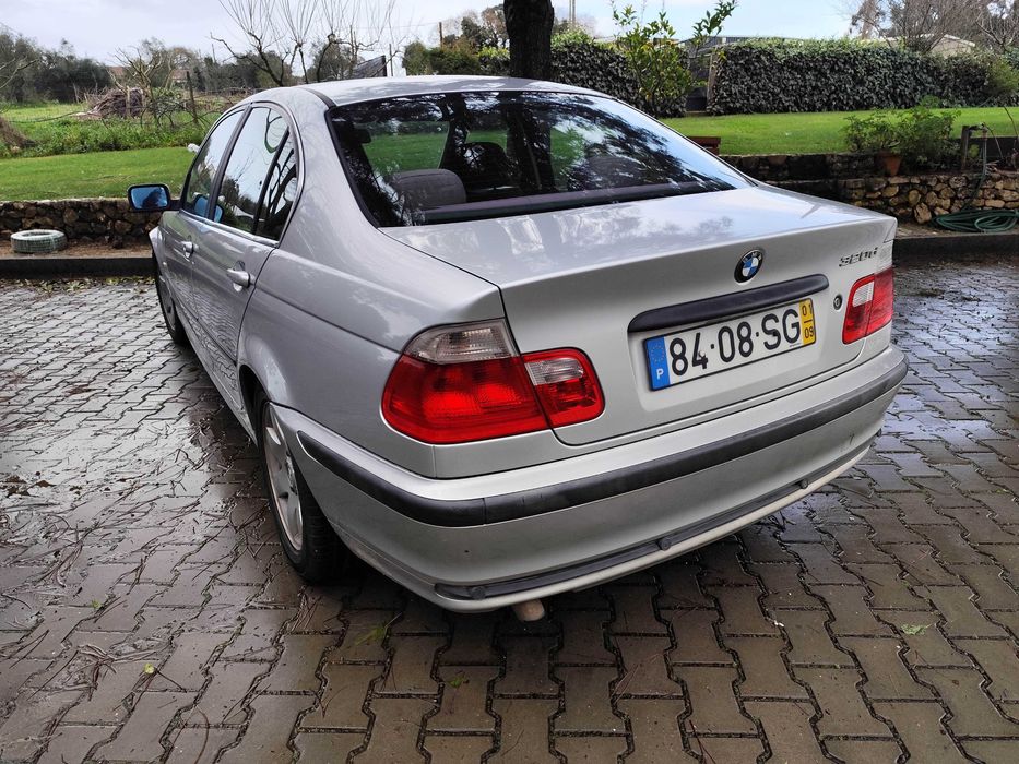 Carro BMW modelo 320 diesel do ano 2001