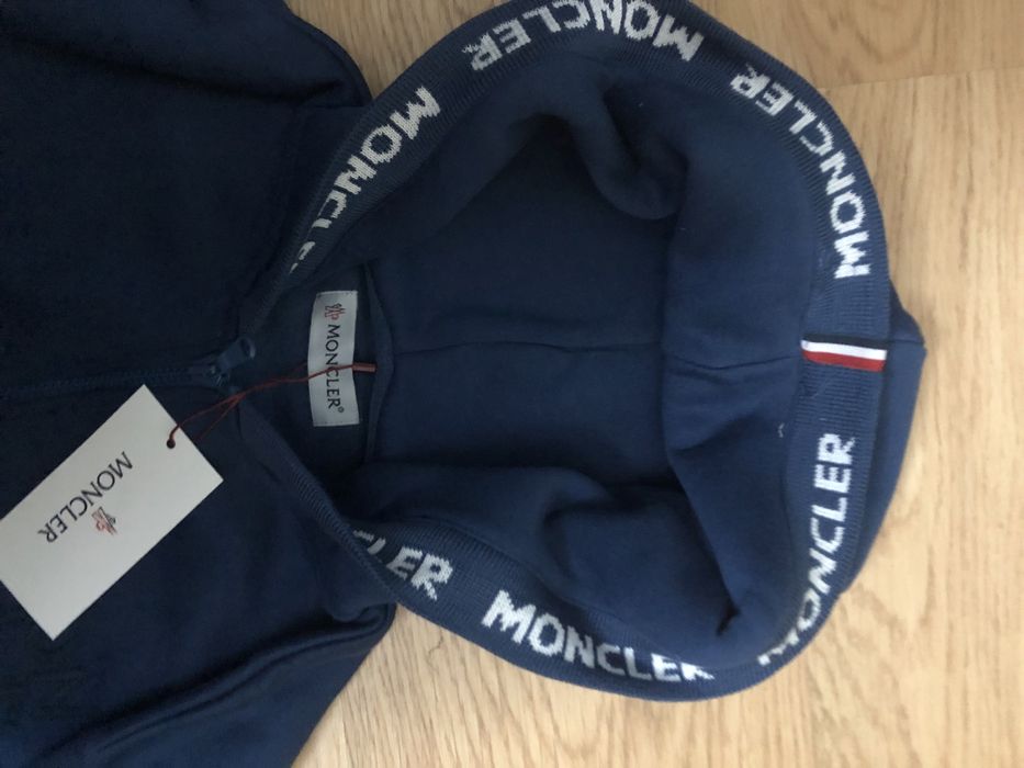 Casaco Moncler novo