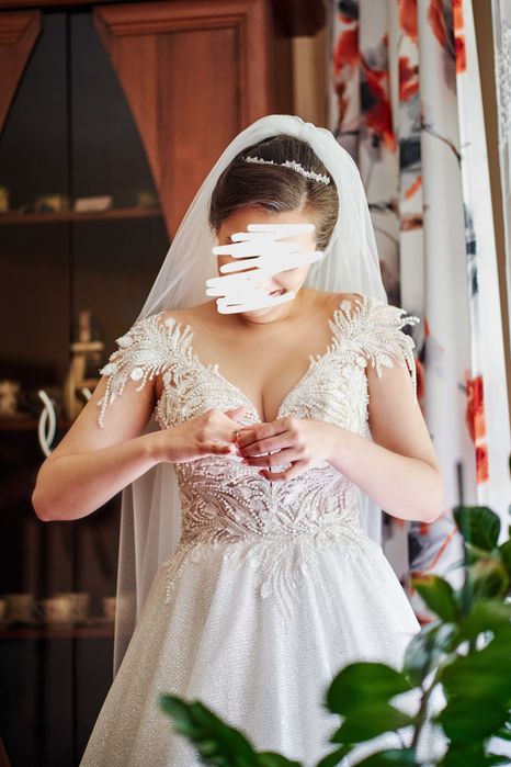 Suknia ślubna roz. M/38, błyszcząca spódnica