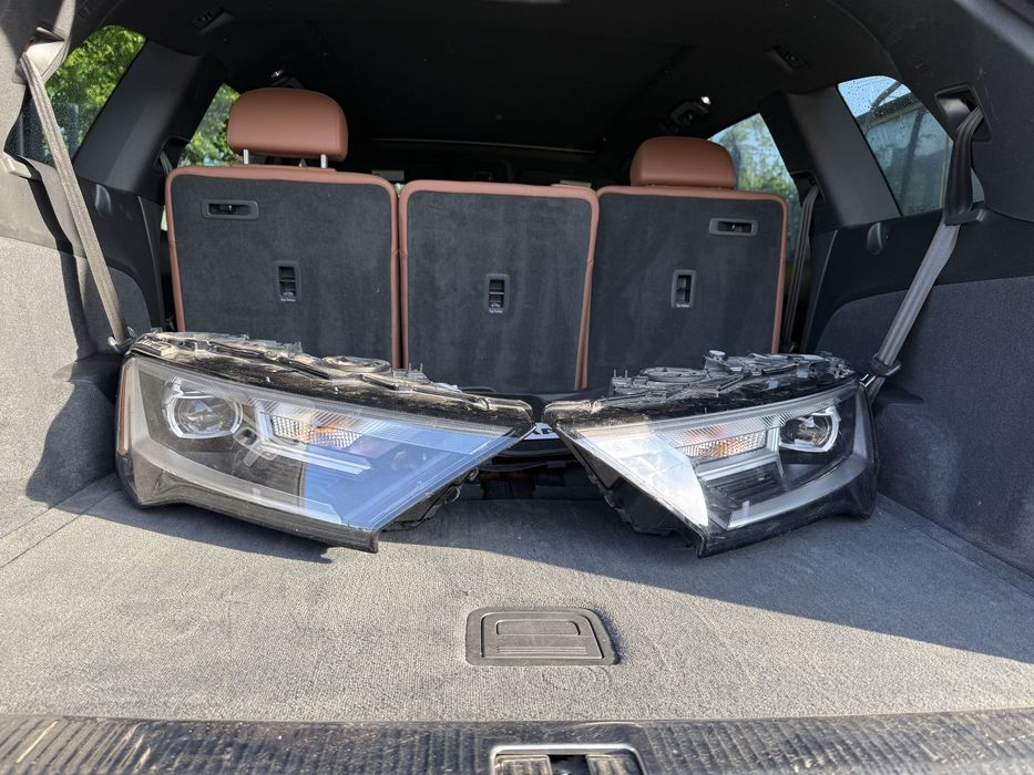 Продам фари Audi Q7 4 m рестові