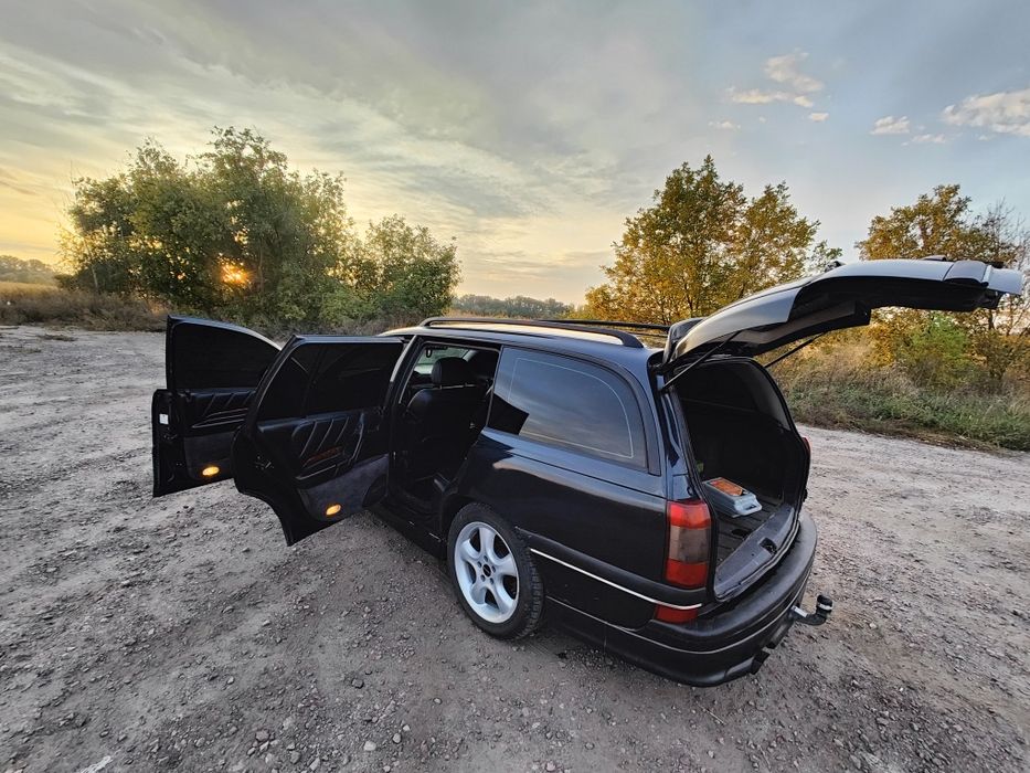 Опель омега В  (OPEL OMEGA)3,0