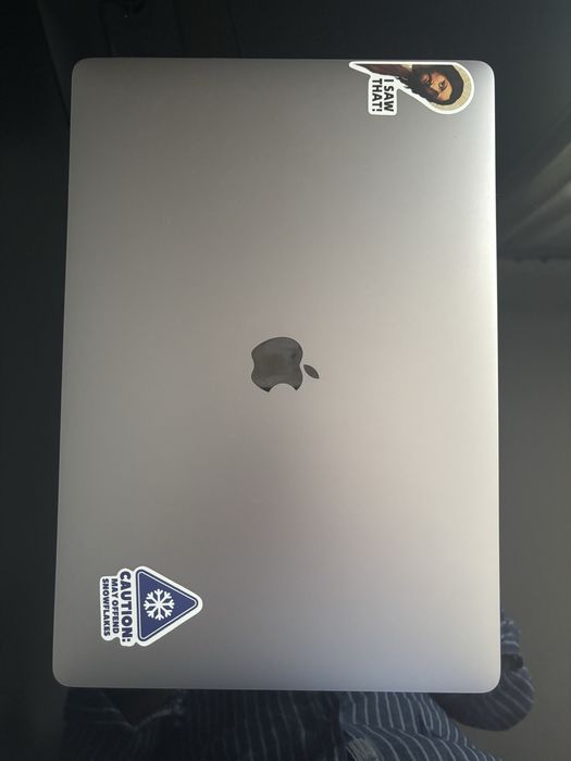 MacBook Pro 16,1”/ i9 / 16GB RAM / 512GB SSD